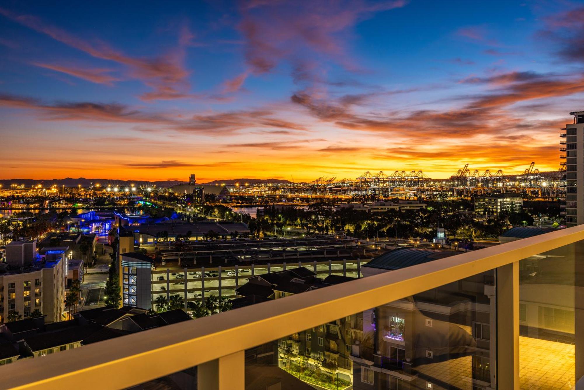 @ Marbella Lane - Penthouse W/ City & Ocean Views ロングビーチ エクステリア 写真