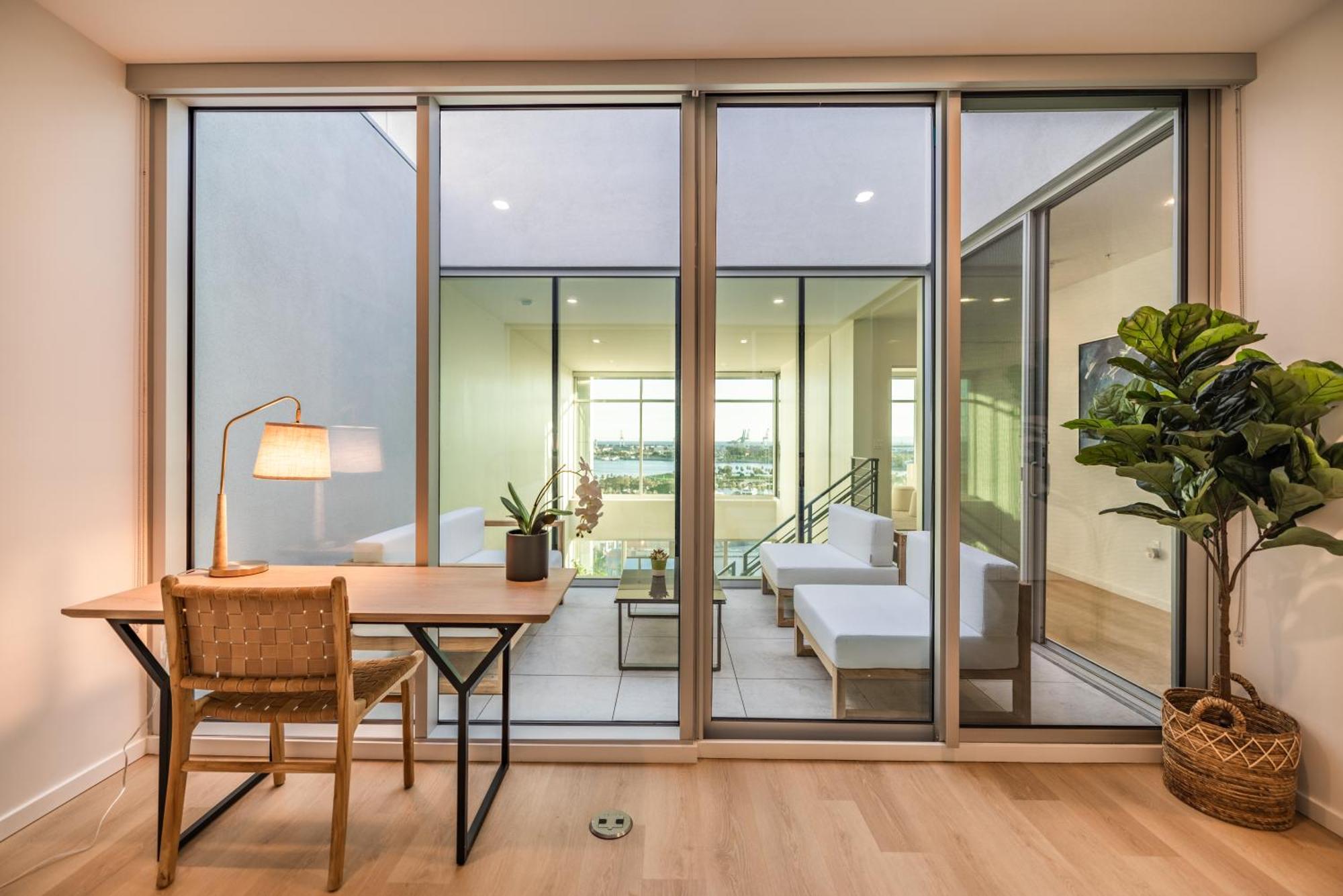 @ Marbella Lane - Penthouse W/ City & Ocean Views ロングビーチ エクステリア 写真