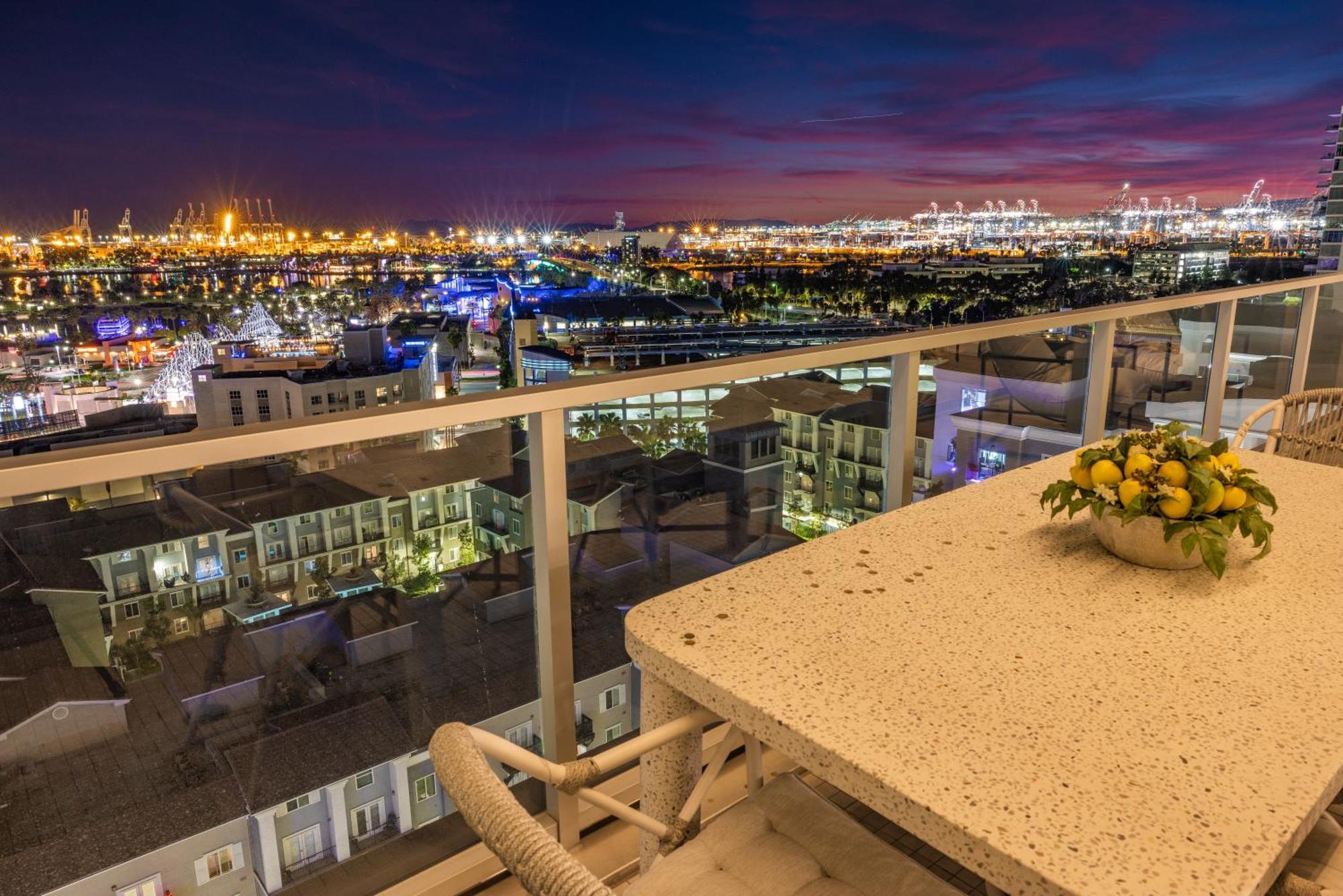 @ Marbella Lane - Penthouse W/ City & Ocean Views ロングビーチ エクステリア 写真